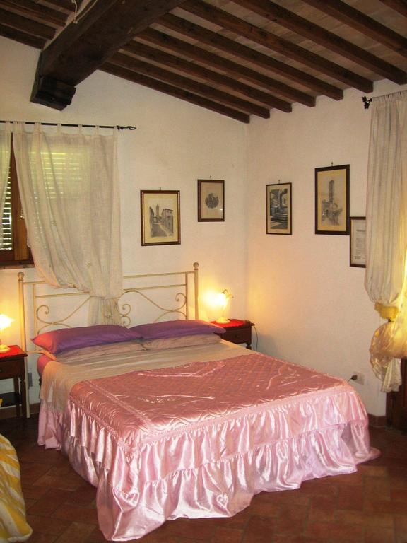 La Capanna Di Sovestro Hotel San Gimignano Quarto foto
