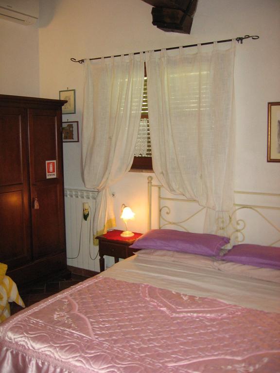 La Capanna Di Sovestro Hotel San Gimignano Quarto foto